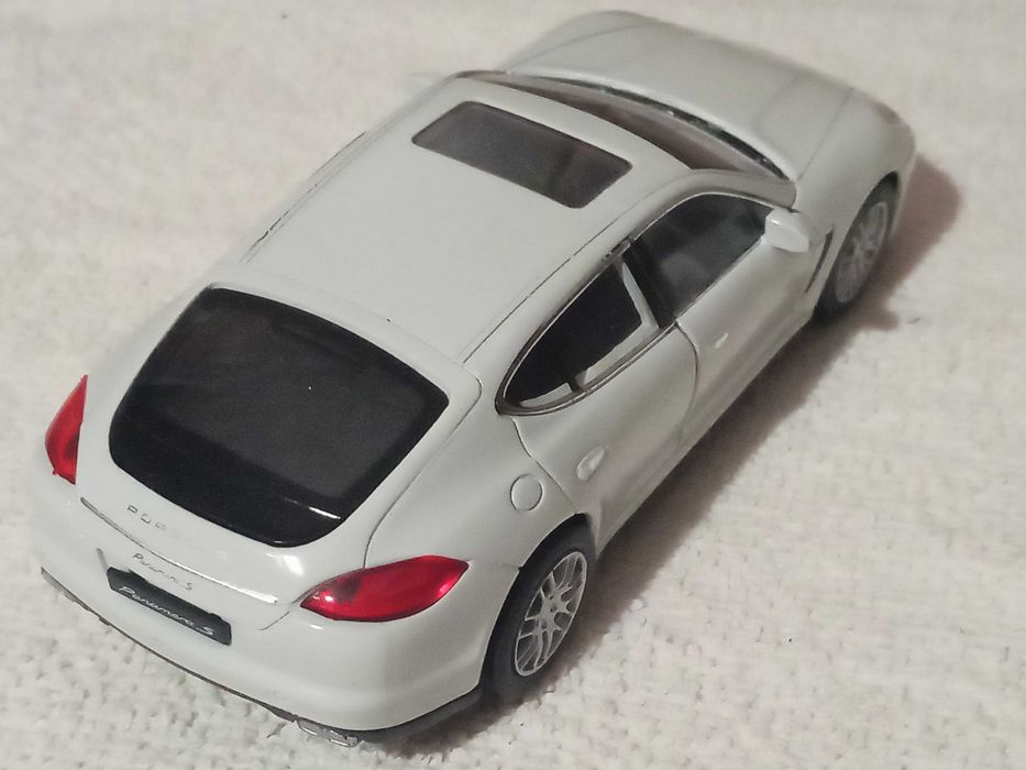 model Porsche Panamera S 1/43
