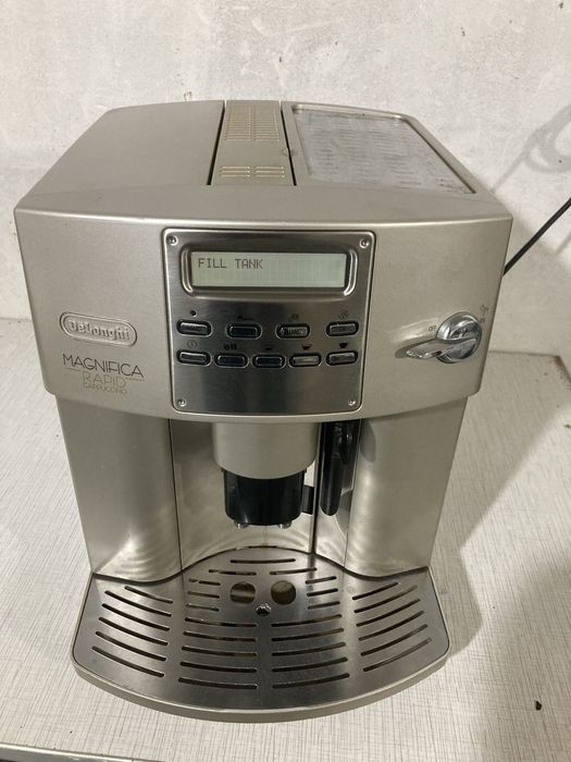 Кавомашина Delonghi Magnifica кавоварка