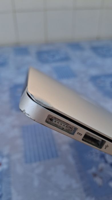 MacBook Air 11" (2015) - 8GB RAM / 500GB SSD + Carregador Νονο
