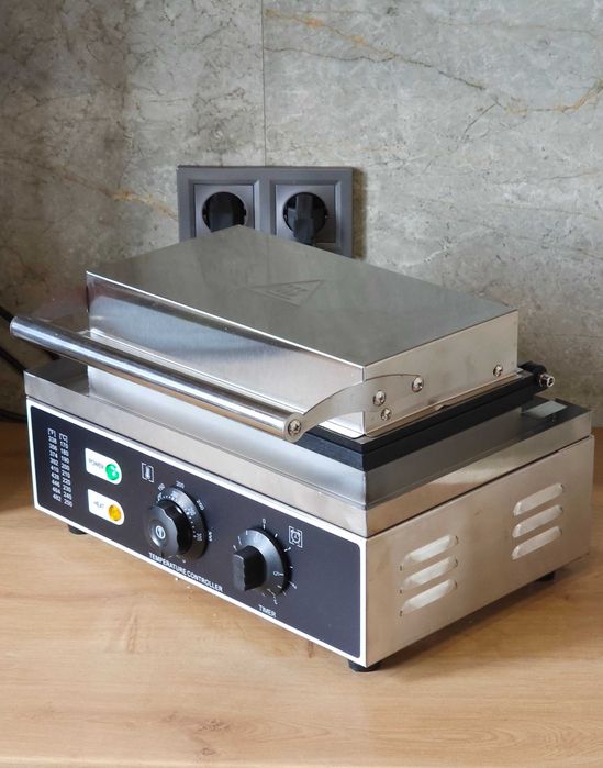 Вафельниця горішниця HKN-GES210