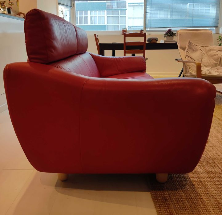 Sofá italiano em pele natural vermelho - 3 lugares