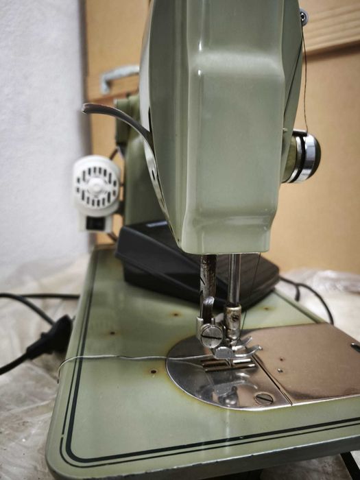 Máquina costura Olivia CL50 completa