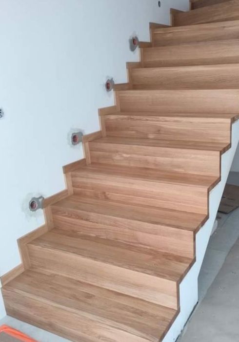 Schody drewniane, balustrady