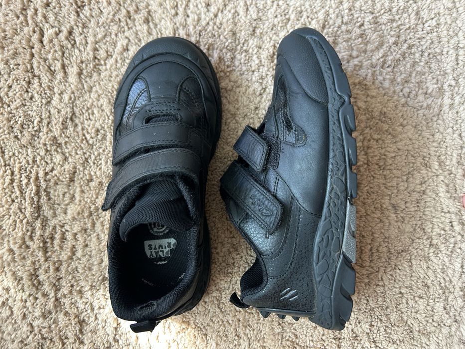 Дитячі шкіряні кросівки Clarks