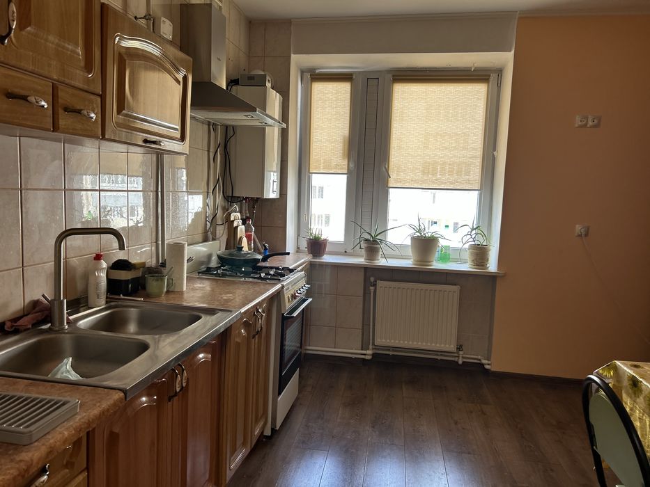 Продаж 3-х кім квартири по Набережній