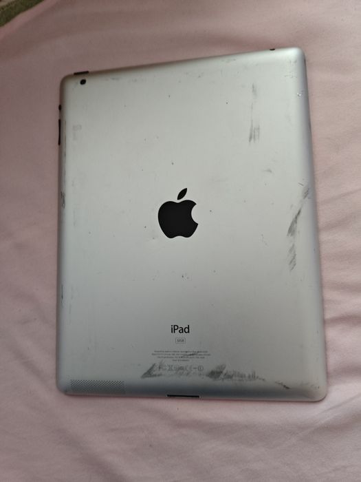 Продам iPad 2 32 gb , цілий, блокований дисплей, з icloud

Гарний стан