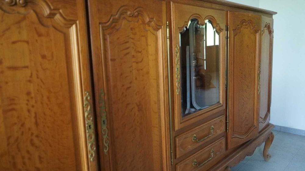 Móvel Elegante, Arrumação / Exposição