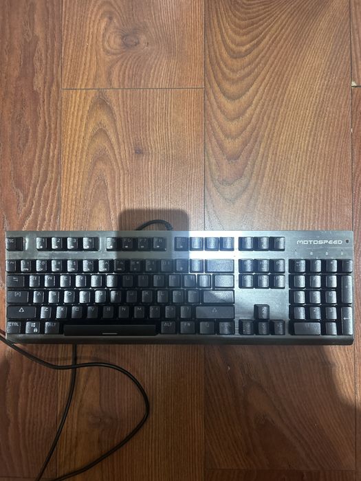 Lote de telemoveis + teclado