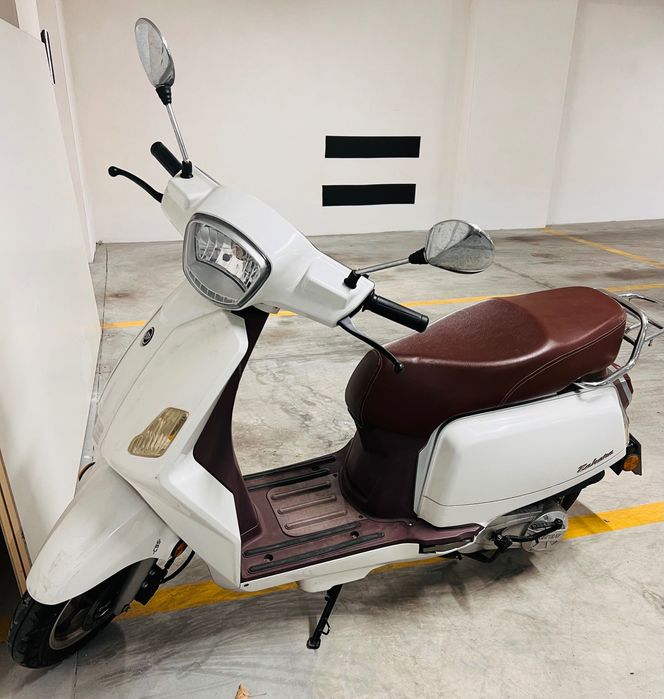 Vendo moto marca Keeway modelo Zahara em ótimo estado