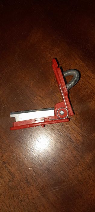 Устройство для обрезки листьев растений, травы, цветов