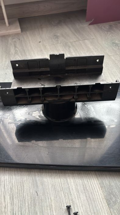 Podstawa noga stopa plus śruby TV SAMSUNG LE40B530P7W