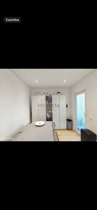 Quarto para alugar nos Anjos