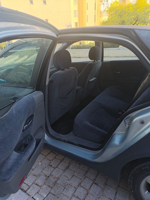 Vendo Renault Laguna 1.6 105 CV 2001