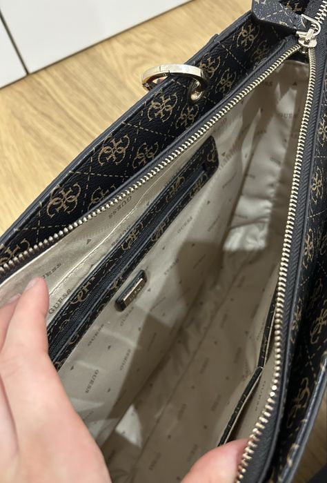 Mala Guess como nova