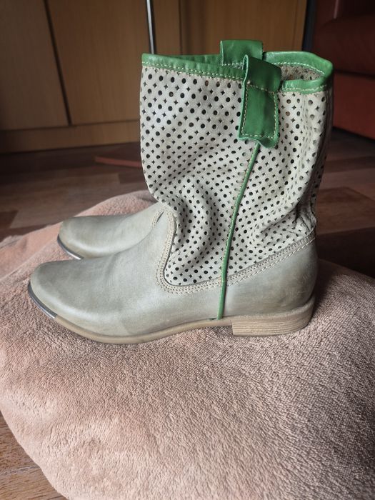 Kozaki damskie sķóra licowa ażur  Carinii