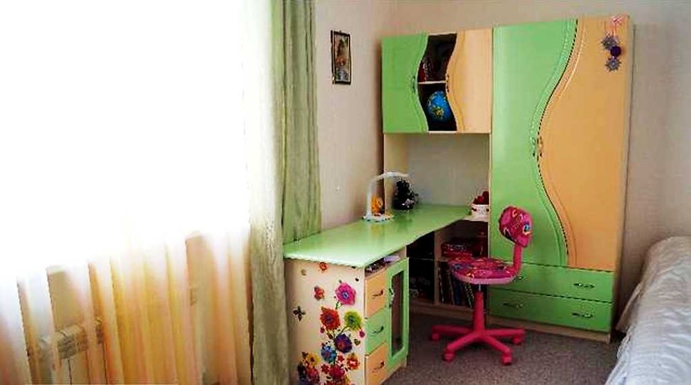 Під Е відновлення або , З ремонтом будинок , котеджна вулиця 8 км. біл