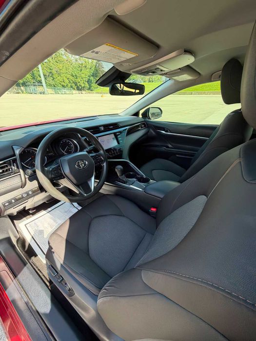 Toyota Camry Xle      2020