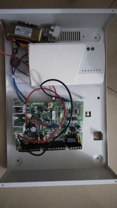 Central de alarme Paradox