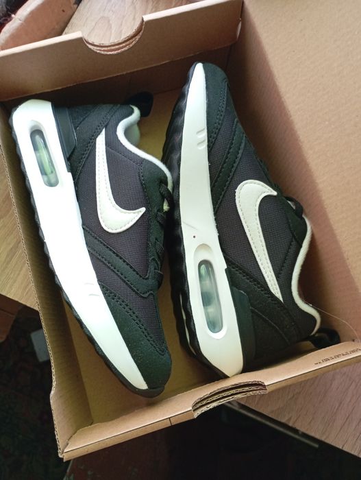 Продам кросовки .