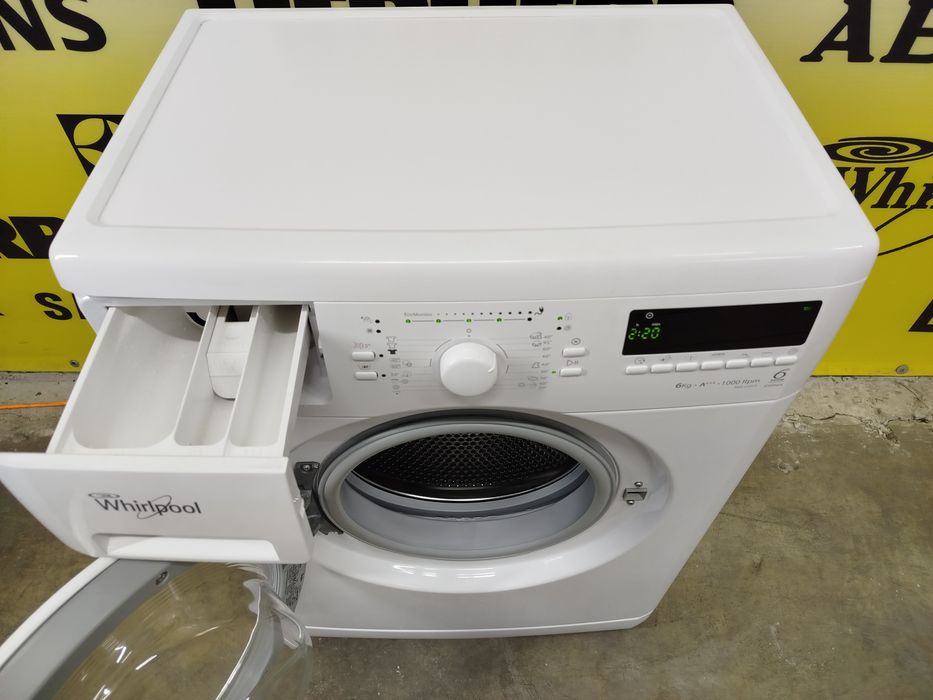Пральна машина фірми Whirlpool, модель AWS 63013