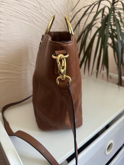 Продам оригінальну жіночу шкіряну сумку Tignanello (USA, est. 1989).