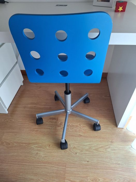 Cadeira de escritório com rodas (ikea)