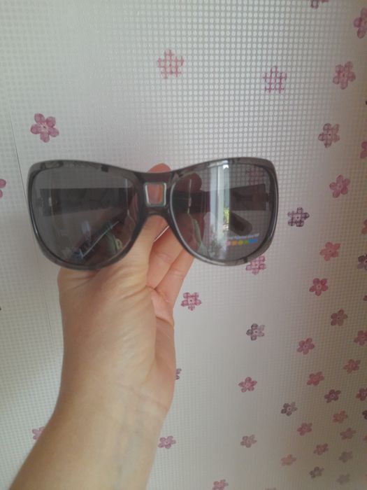 окул,ри cонцезахисні polaroid. . в чохлі.