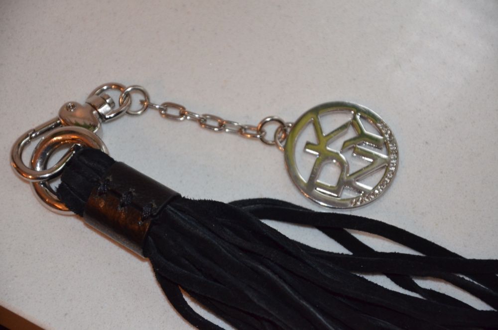 DKNY zawieszka brelok/przywieszka/ frędzle