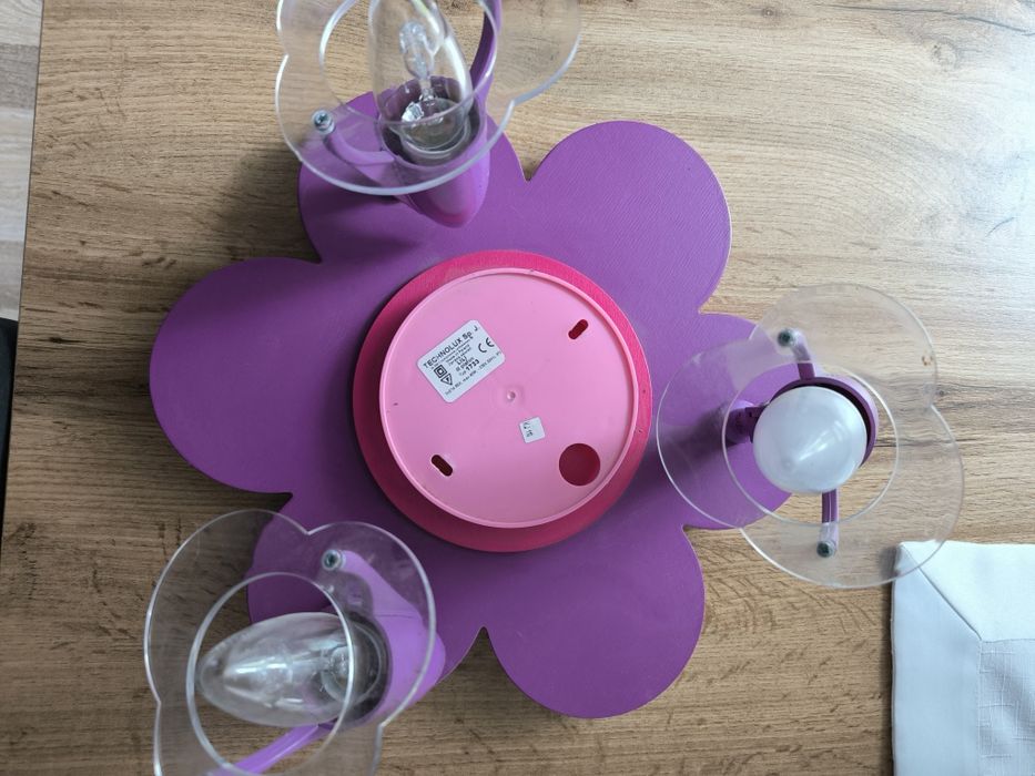 Oprawa żyrandol do pokoju dzieciecego