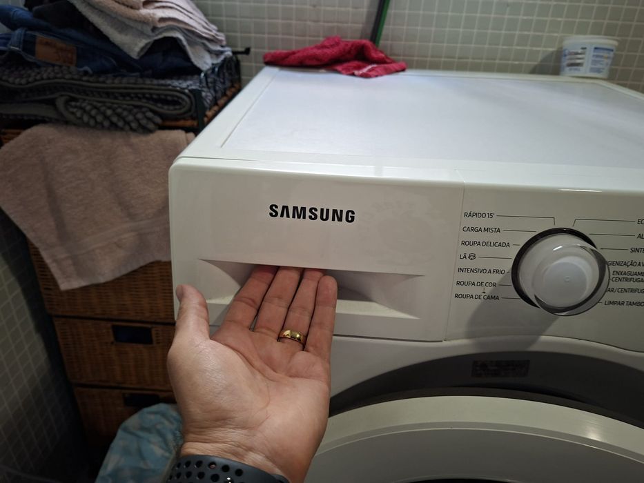 Máquina de lavar roupa Samsung