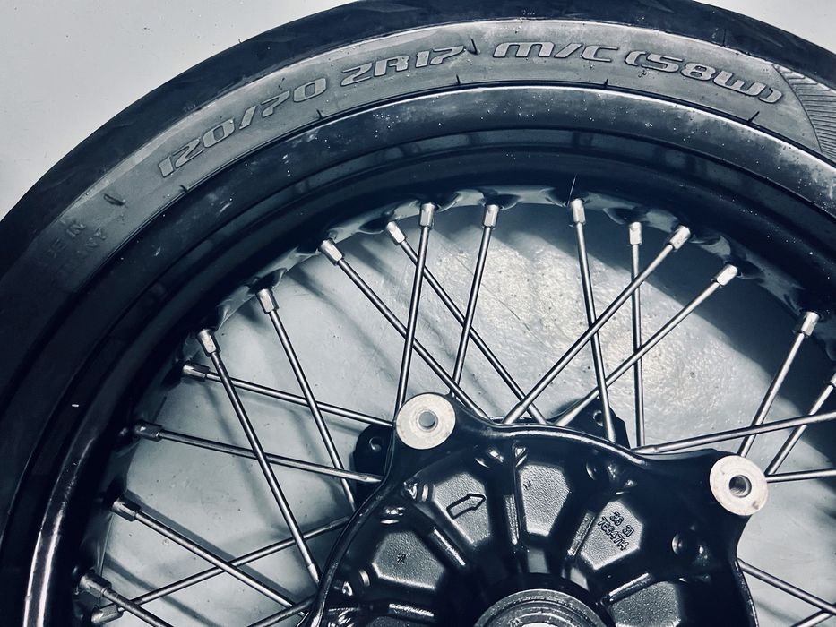 Pneus & Jantes BMW Raios R NineT, R 1200 R, …// R 17x5,5 & 17x3,5 FR