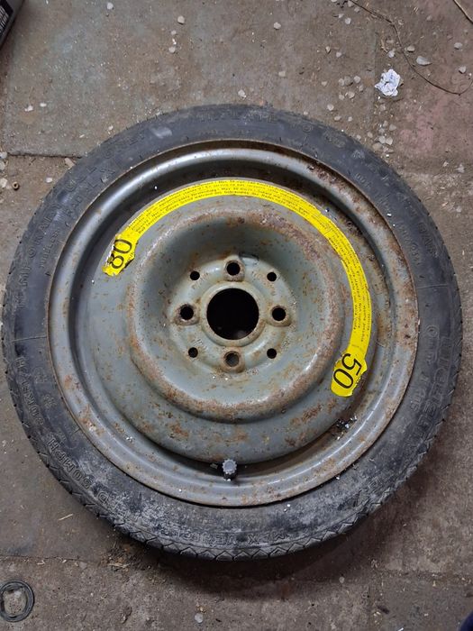 Koło dojazdowe do samochodu