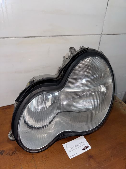 Otica Xenon W203 Lado Esquerdo Imaculado