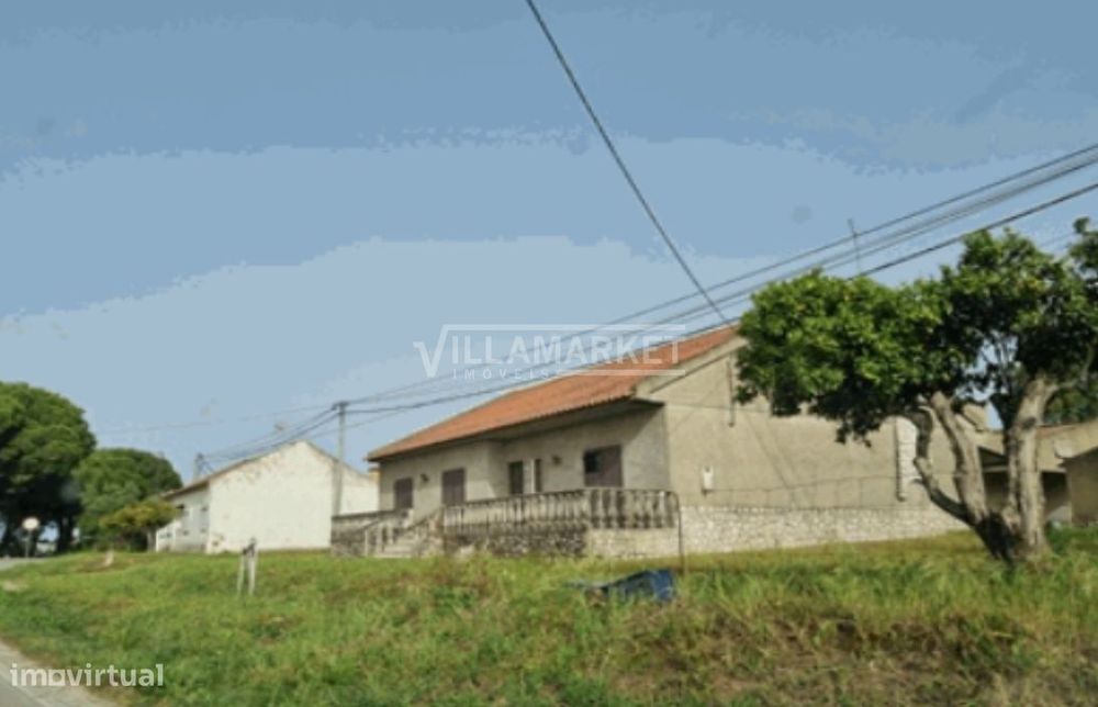 Moradia V3 isolada da banca com logradouro situada em Foros da Afeitei