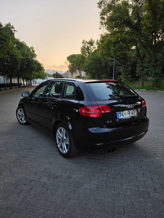 Audi A3 Sportback 1.4 TFSI Ambition (Equipado com CarPlay/Android Auto)