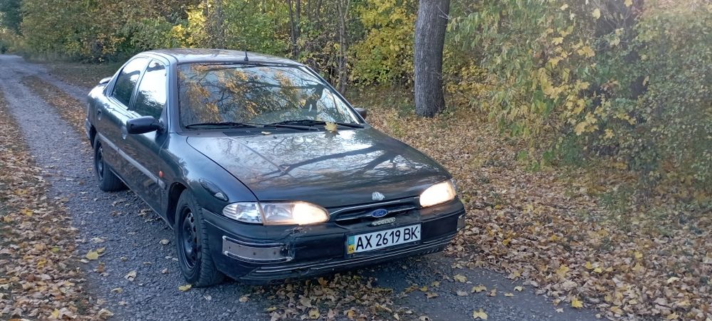 Продам авто ford Mondeo 1, 1993 2,0 бензин срочно 42000
