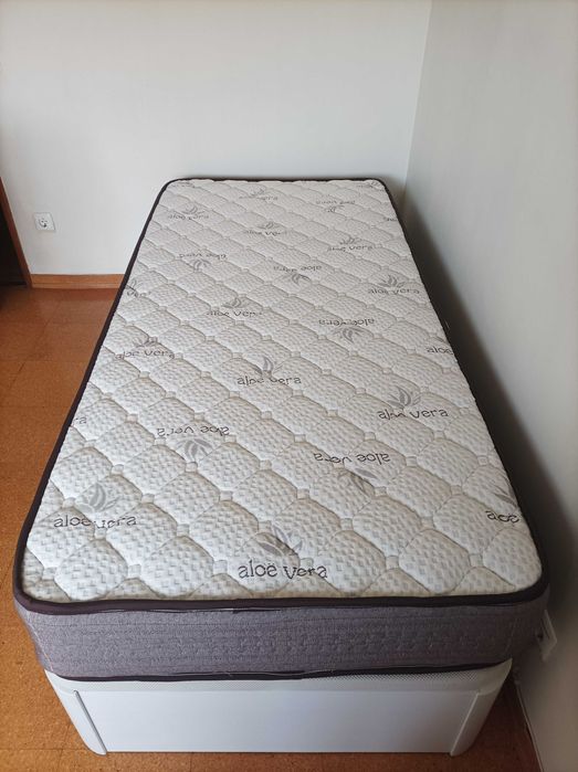 sommier arrecadação semi nova 

colchão semi novo