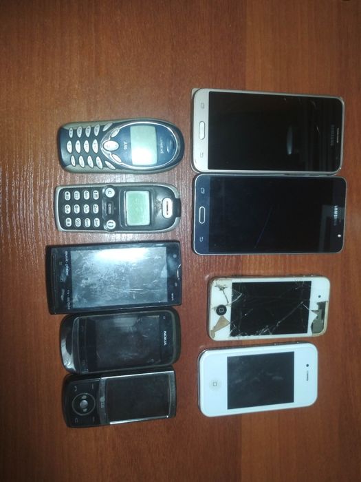 Мобильные телефоны