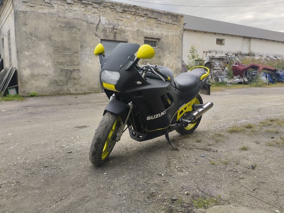 Suzuki GSX600F на документах