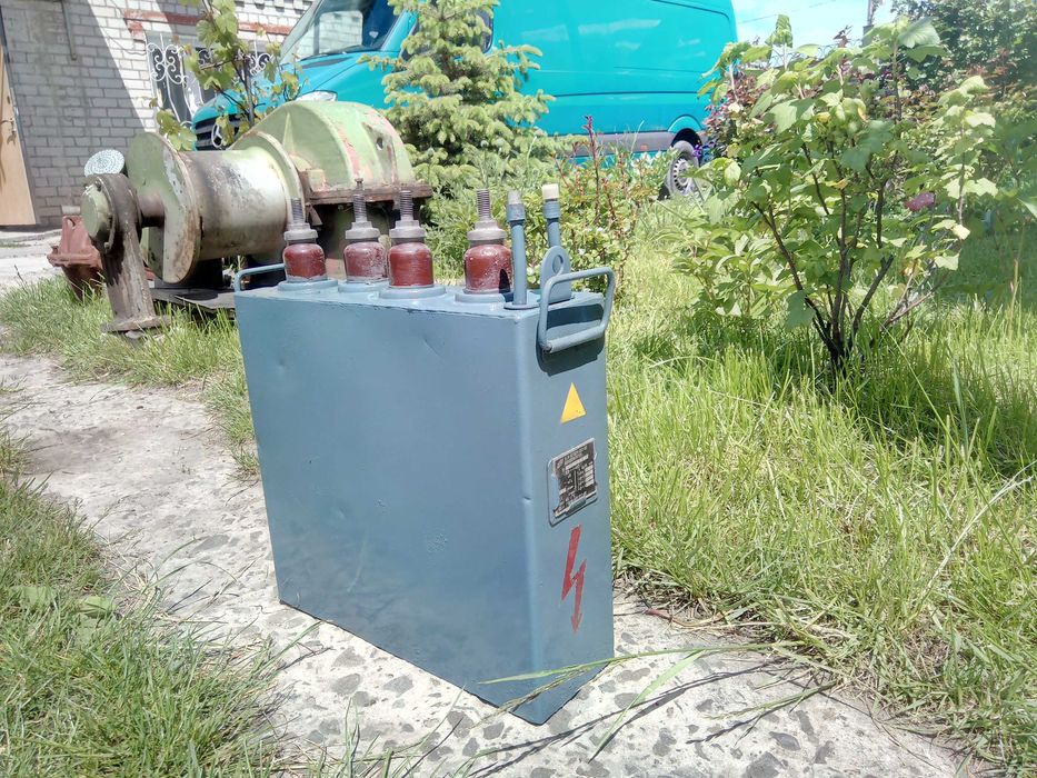 Конденсатор для электротермических установок ЭСВ_1. 1  4уз