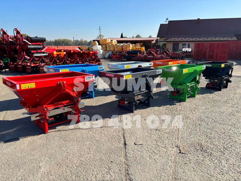 rozsiewacz do nawozu dwutalerzowy Strumyk plandeka/kratka 400l -1600l