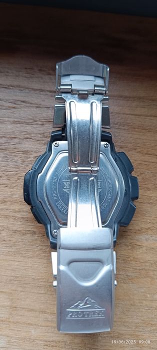 Casio Pro trek
Mod: PRG-270D
Com:
Bussola;
Altímetro;
Barómetro;
Termó