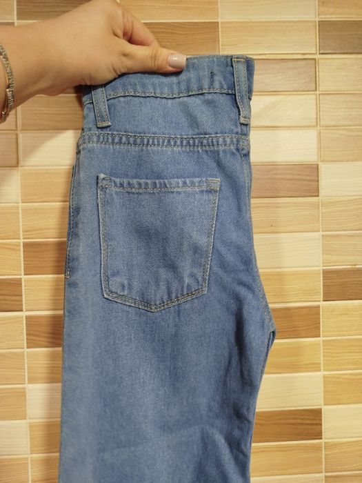 Джинси  нові , пролетіли з розміром