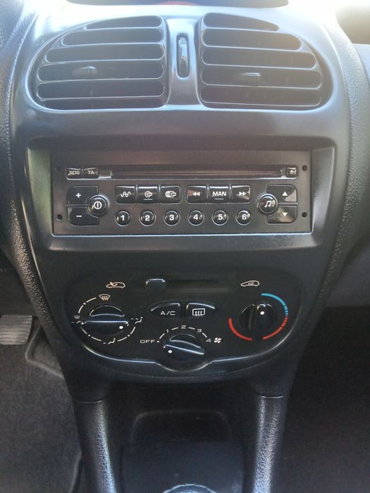 Peugeot 206 único dono