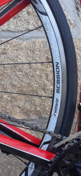 Bicicleta de estrada em carbono