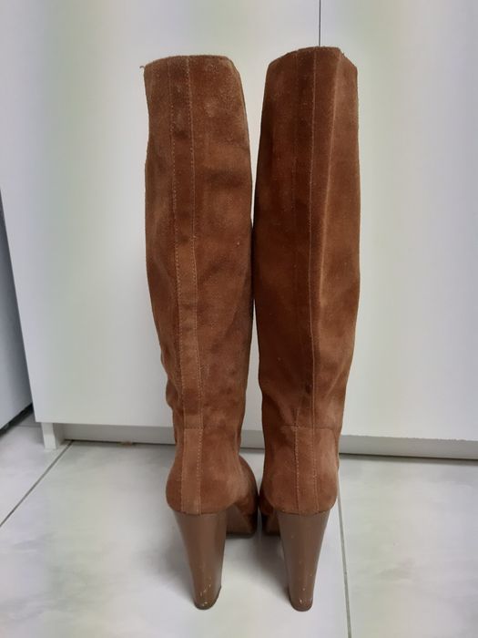 Vendo um par de botas