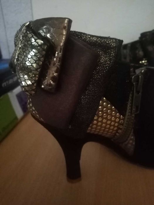 нарядные ботильоны  irregular choice