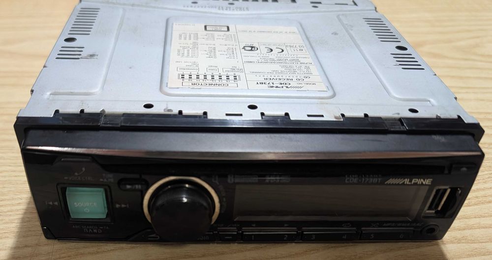Radio CDE-173BT CD Bluetooh