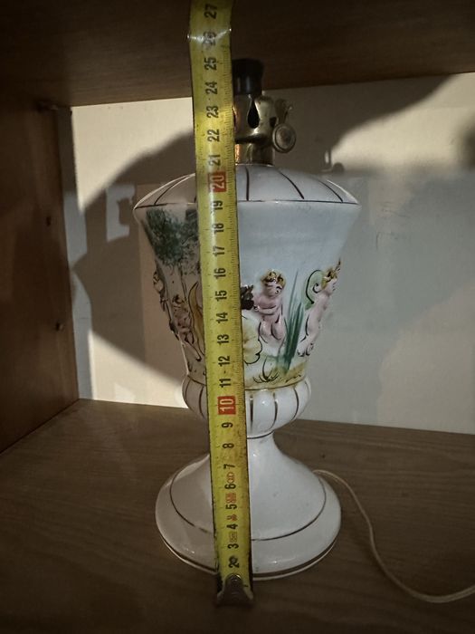 Candeeiro em porcelana antigo