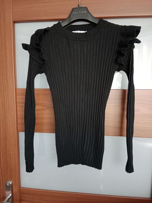 Sweter damski XS S 34 36 falbana rękaw stan bardzo dobry czarny prążek